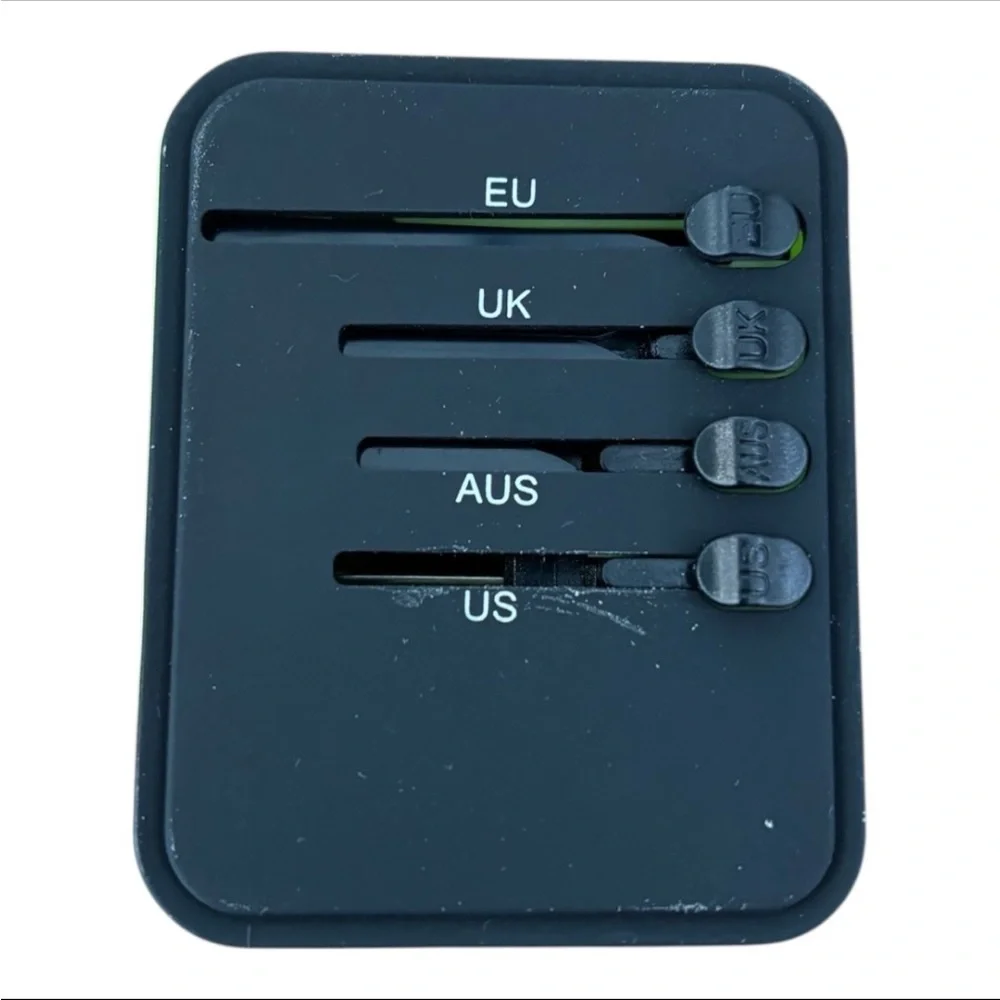 Worldwide Universal Green & Black All-in-One Travel Adapter